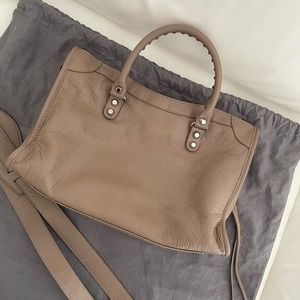 Balenciaga neo city small handbag, cracked leather, taupe. Never worn!